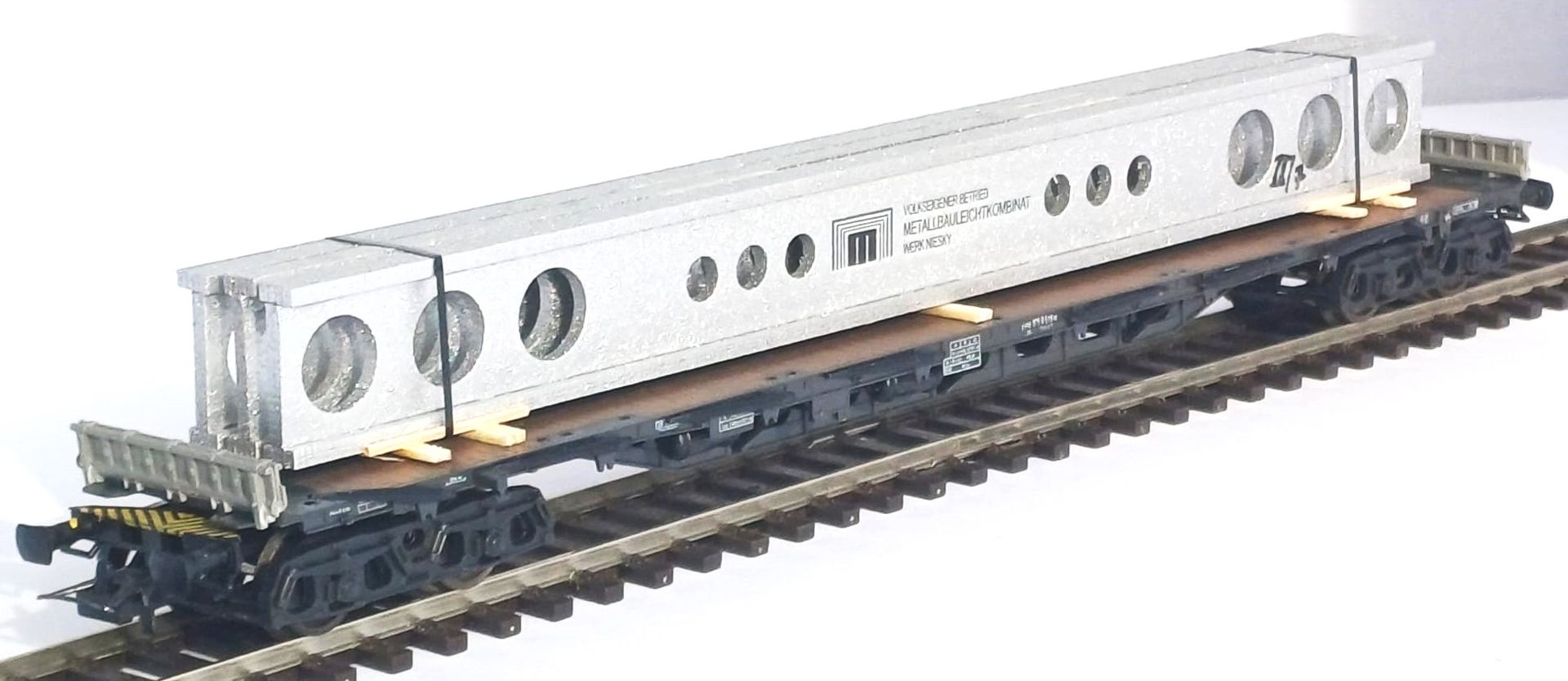 Loewe 2462 - Ladegut System-Hallenträger 'VEB NIESKY', 200 mm