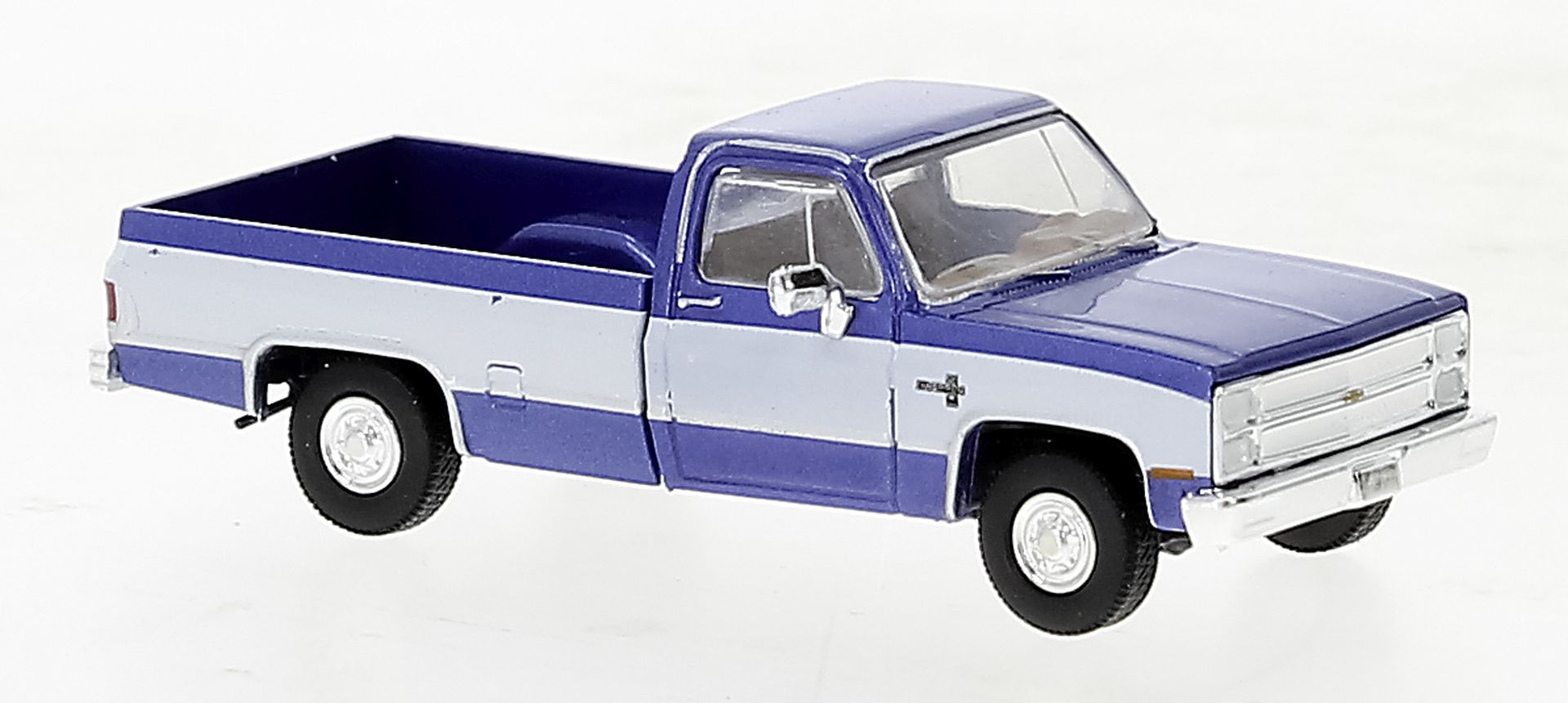 Brekina 19652 - Chevrolet C10, blau/weiß Brekina 19652 - Chevrolet C10, blau/weiß