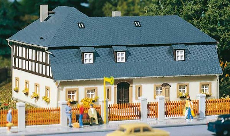 Auhagen Wohnhaus Bahnhofstraße 1 - H0/TT Modellbau
