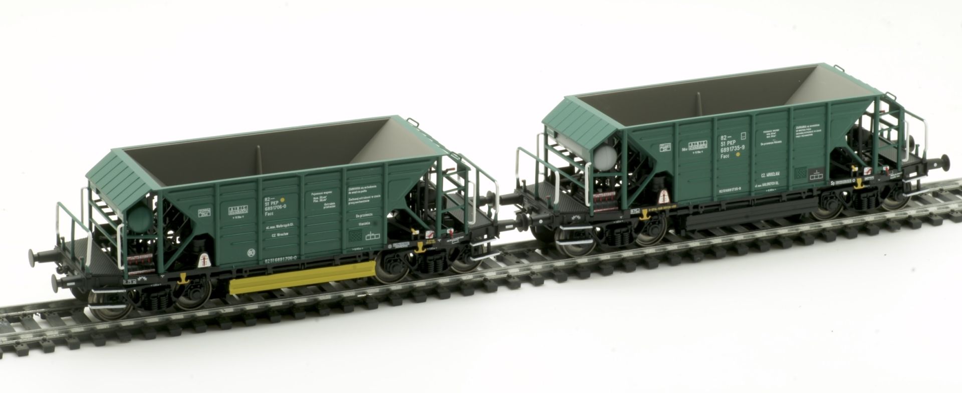 Albert Modell 600045 - 2er Set Schotterwagen Facc, PKP, Ep.V