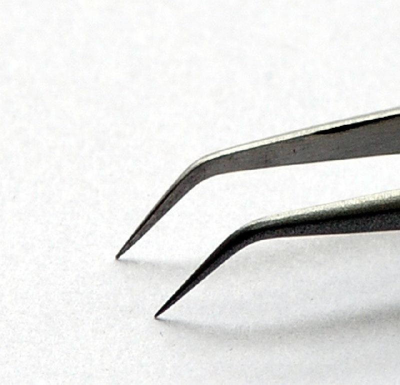 MMC 000008 - Pinzette sehr feine abgewinkelte Spitze, 135mm lang