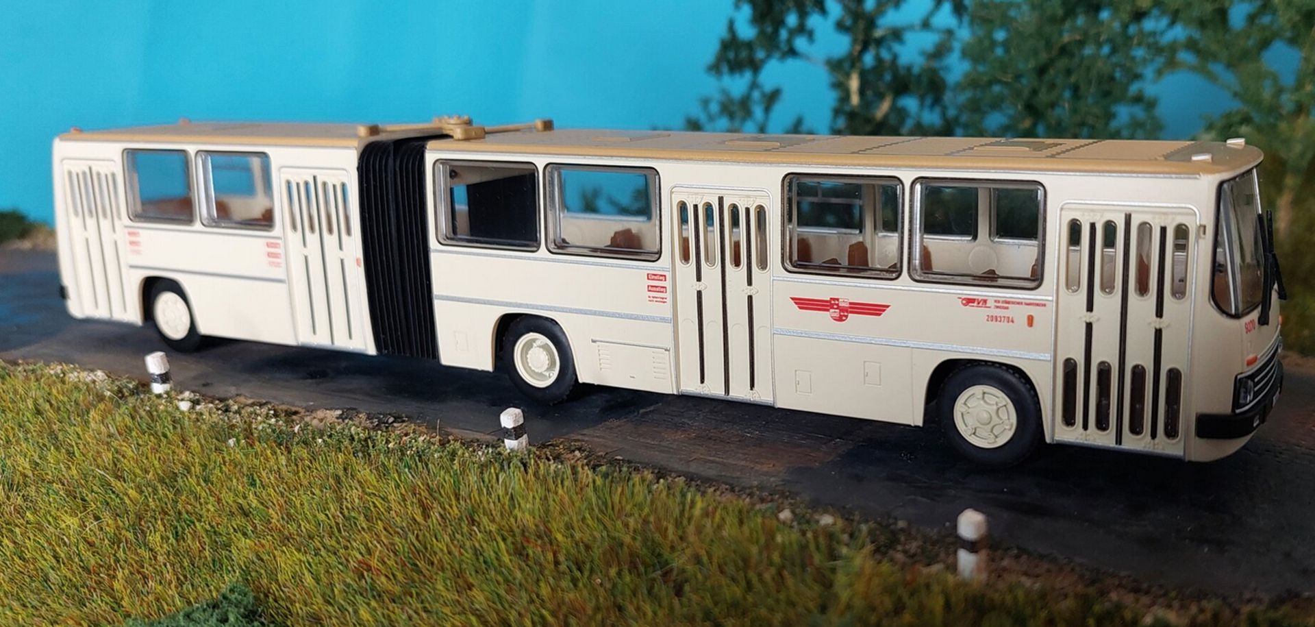 Brekina 03-410-A - Ikarus 280.02 VEB NVK Zwickau beige ZS Hauptbahnhof Brekina 03-410-A - Ikarus 280.02 VEB NVK Zwickau beige ZS Hauptbahnhof