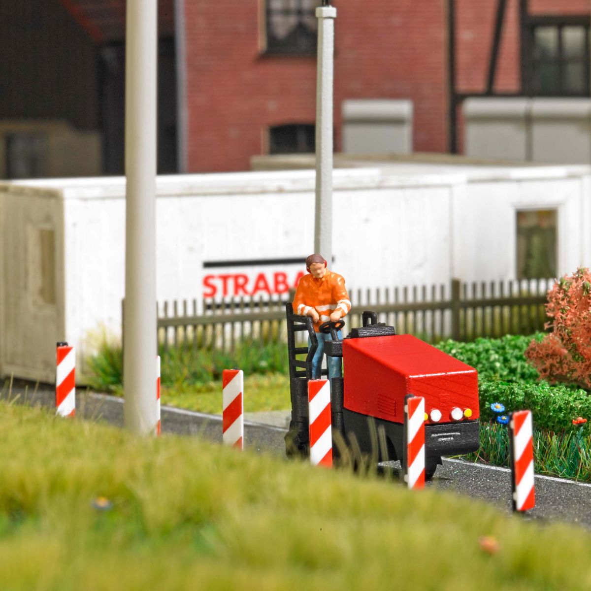 Busch 8283 - Aktion-Set: Asphaltfräse Busch 8283 - Aktion-Set: Asphaltfräse