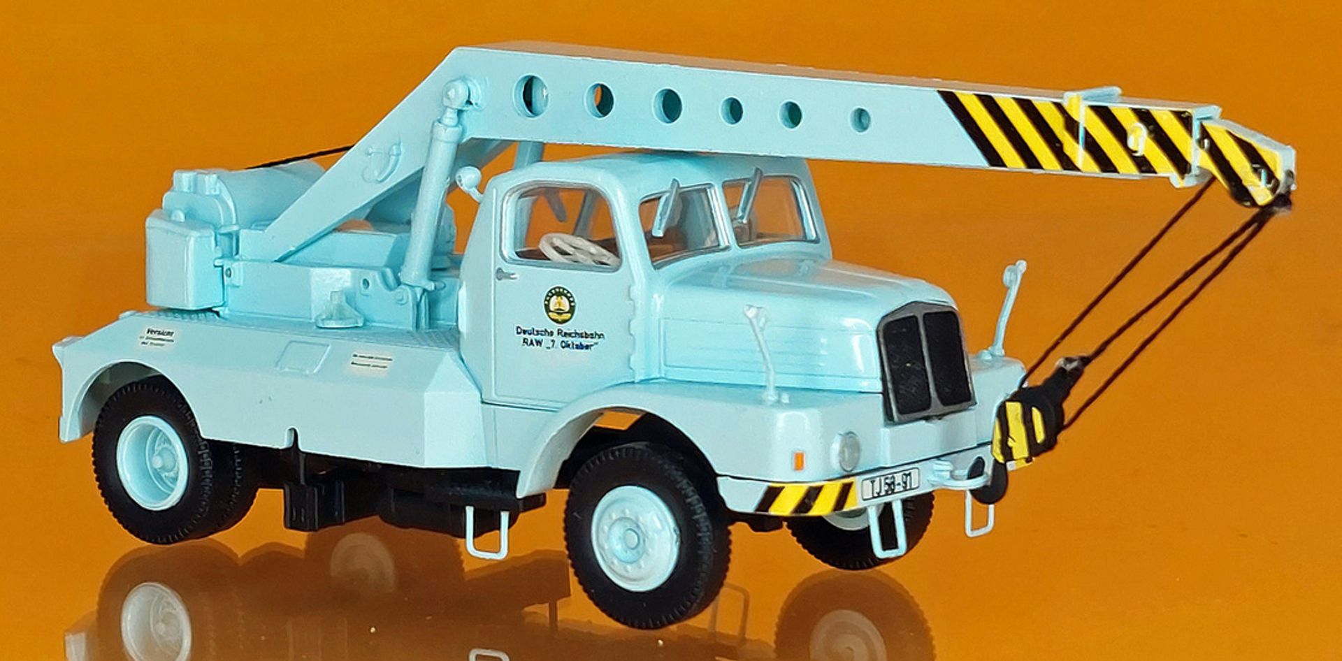 Brekina 03-356 - IFA ADK 6.3 Kran Deutsche Reichsbahn 'RAW 7.Oktober Zwickau'
