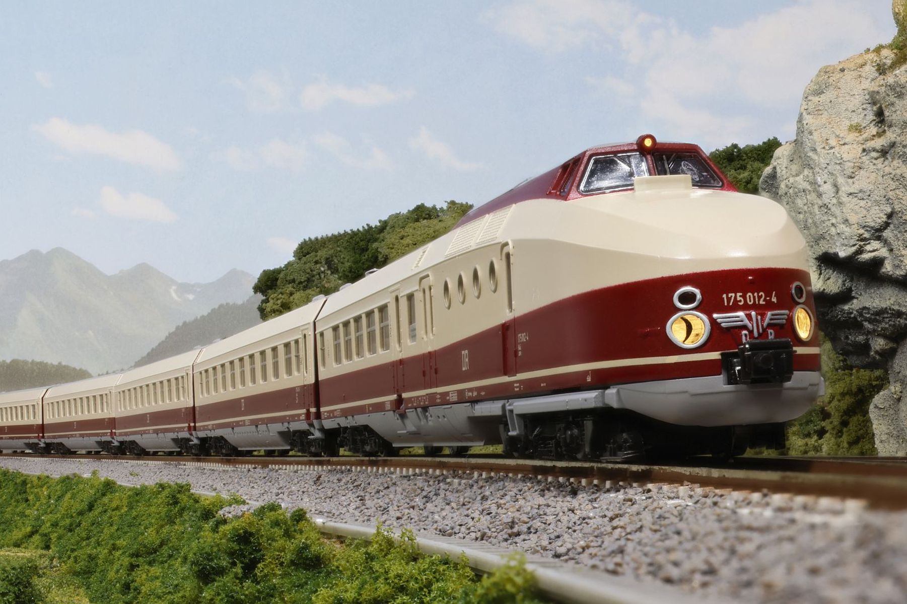 Kato-Lemke K30-736-1 - 2er Set Mittelwagen für Triebzug BR 175, DR, Ep.IV