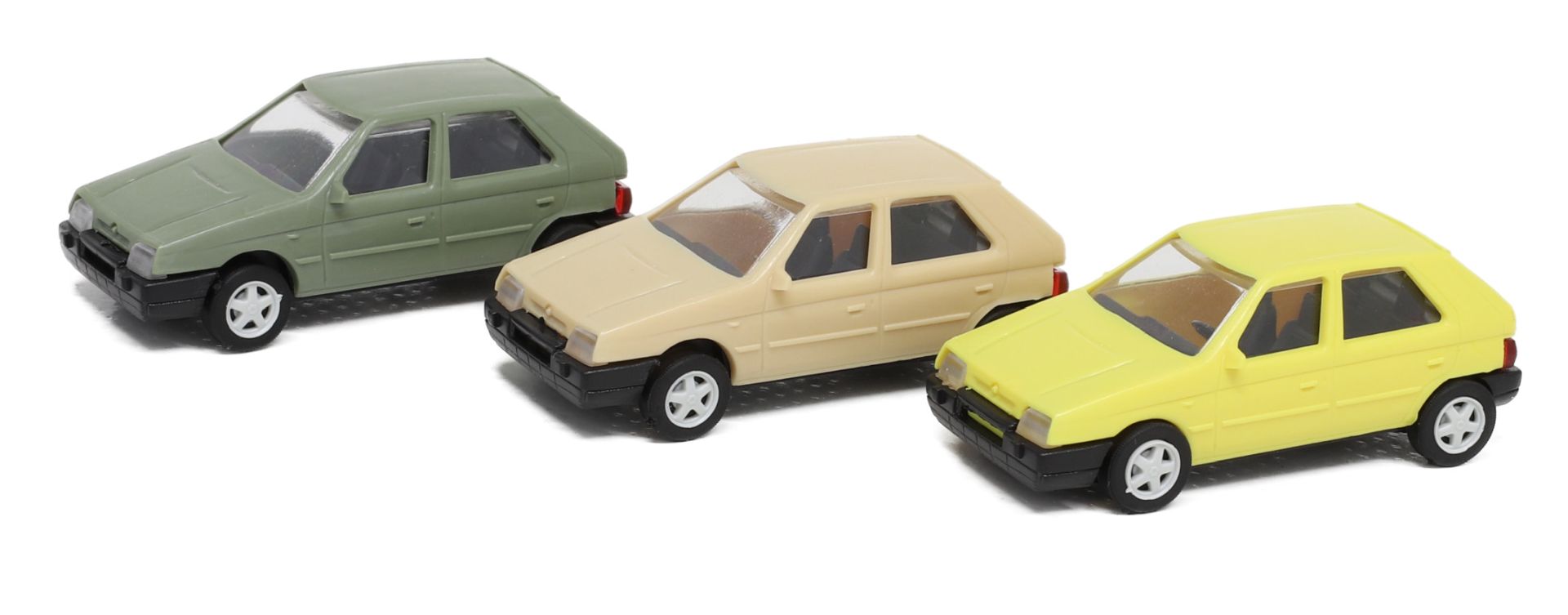 igra 67918126 - 3er Set PkW Skoda Favorit, Bausätze