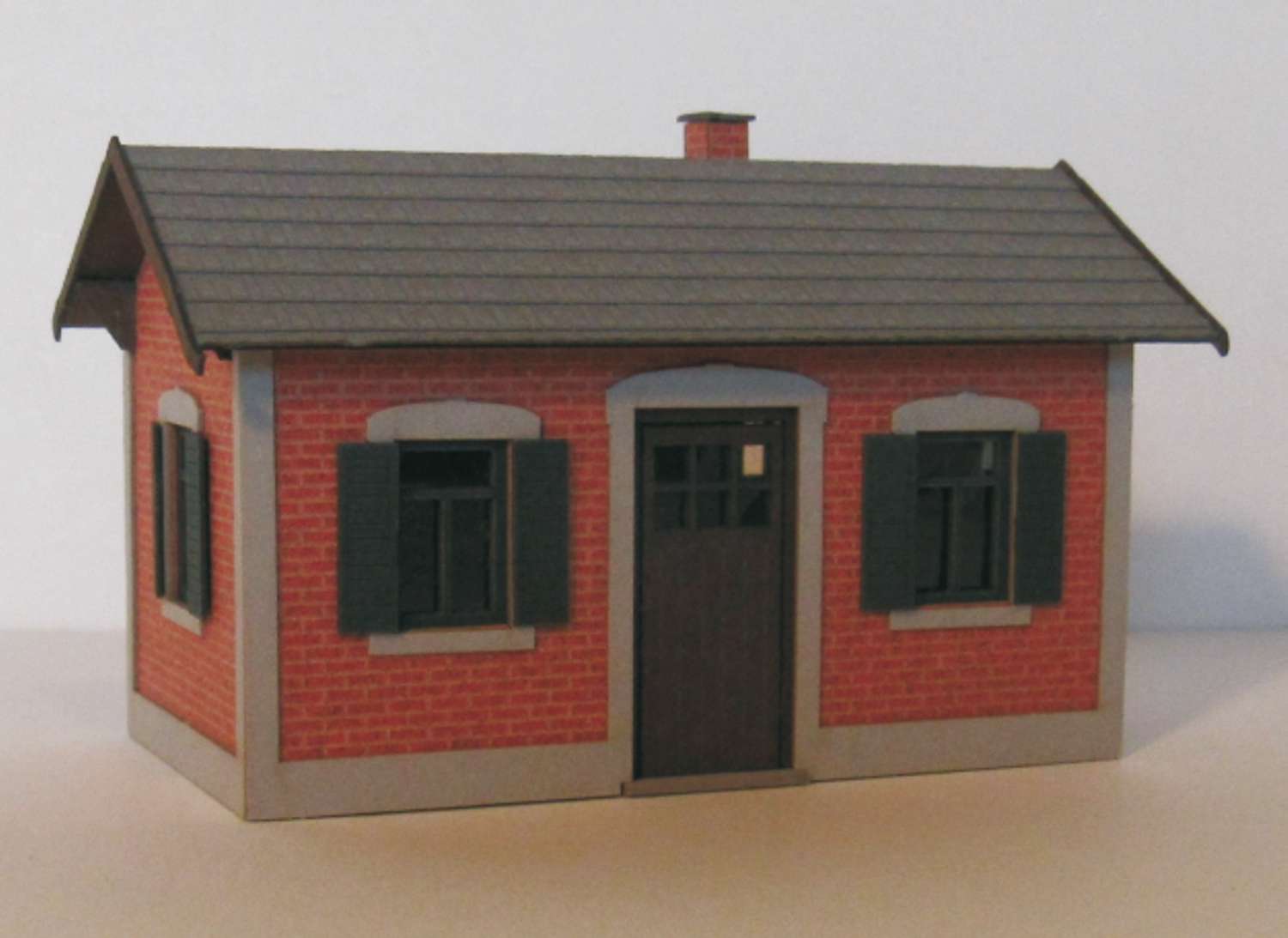 Laffont T1601 - Nebengebäude mit Ziegelfasade