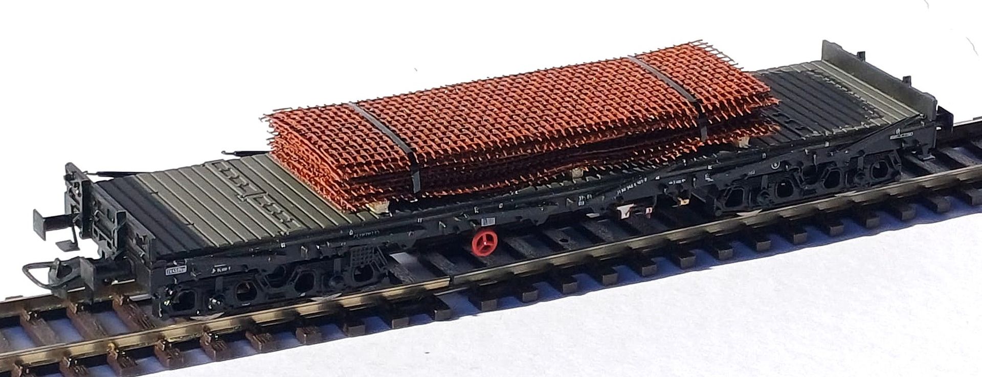 Loewe 2460 - Ladegut Baustahlmatten, 80 mm