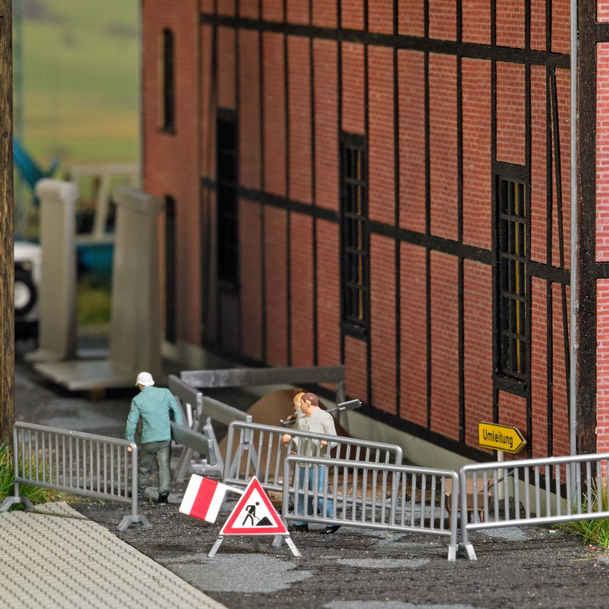 Busch 79874 - Aktion-Set: Absperrungen aufstellen, Epoche 3-4 Busch 79874 - Aktion-Set: Absperrungen aufstellen, Epoche 3-4