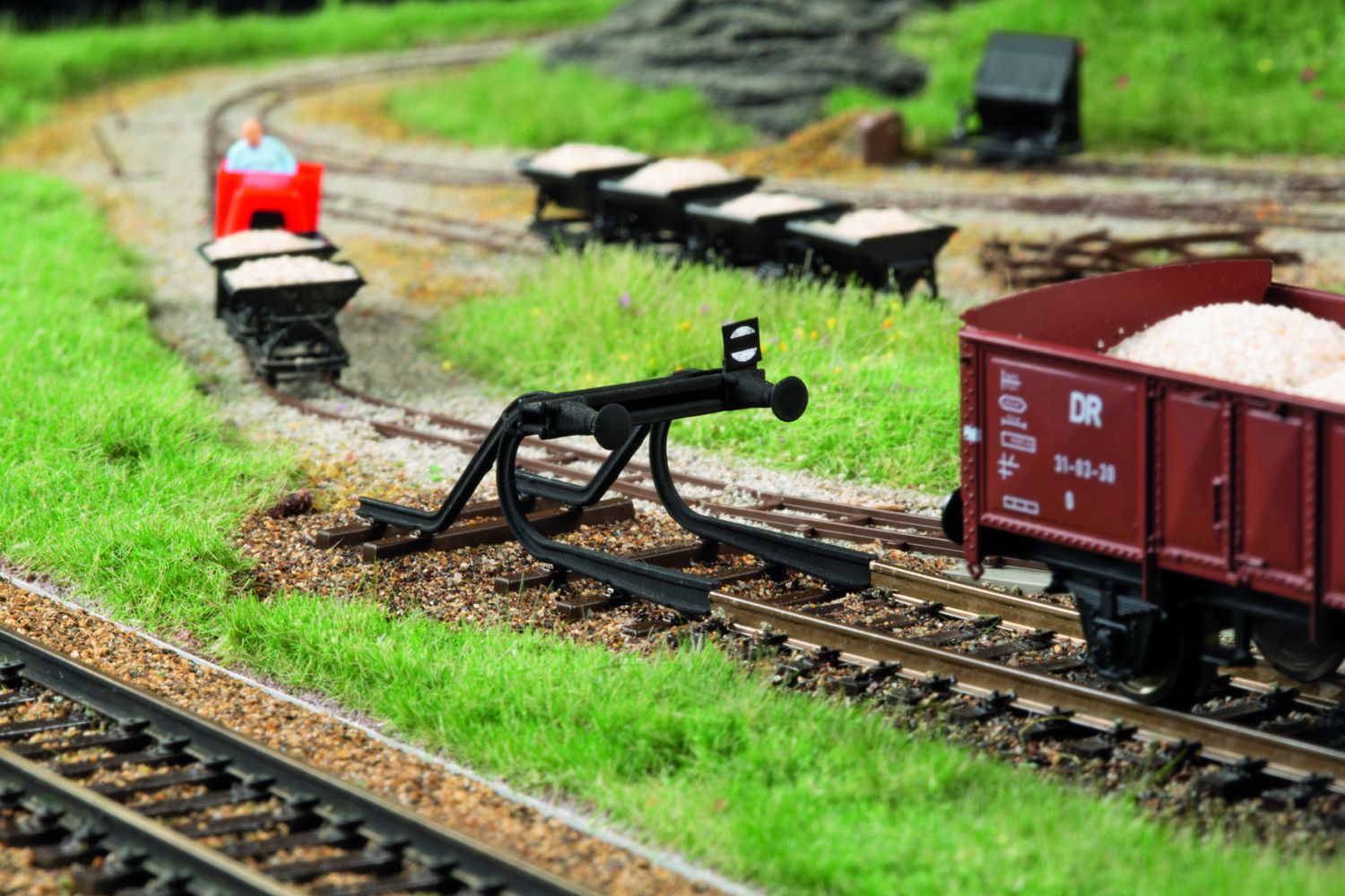 Auhagen 43669 - Prellbock geschwungen, 2 Stück