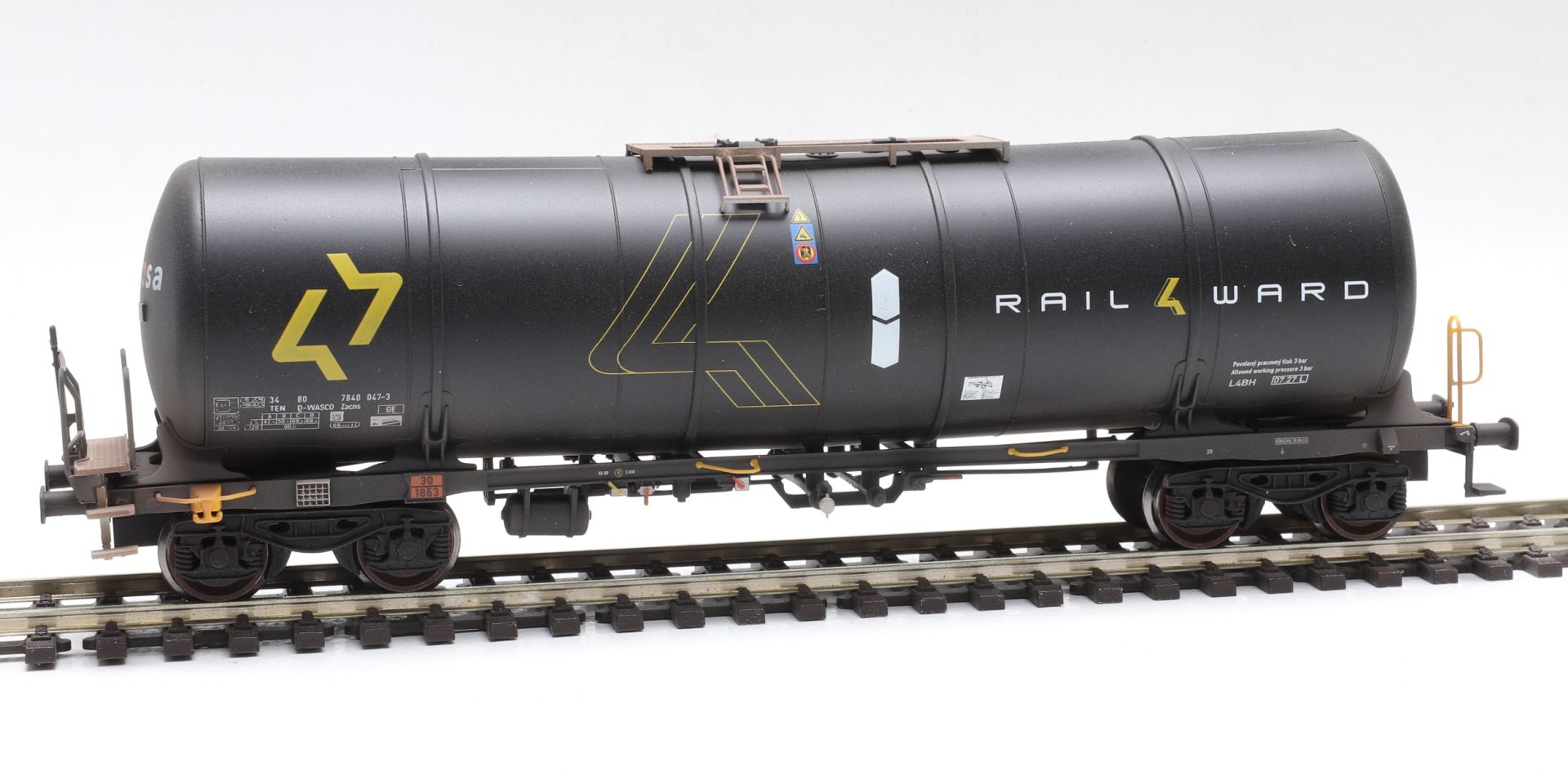 igra 96210042w - Kesselwagen Zacns 88, Wascosa, Ep.VI 'RAIL4WARD', gealtert