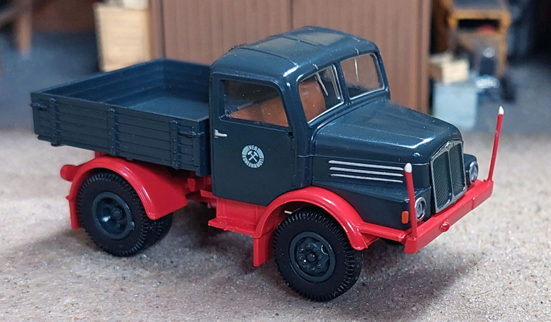 Brekina 03-364 - IFA S 4000 ZGM VEB Kohlehandel