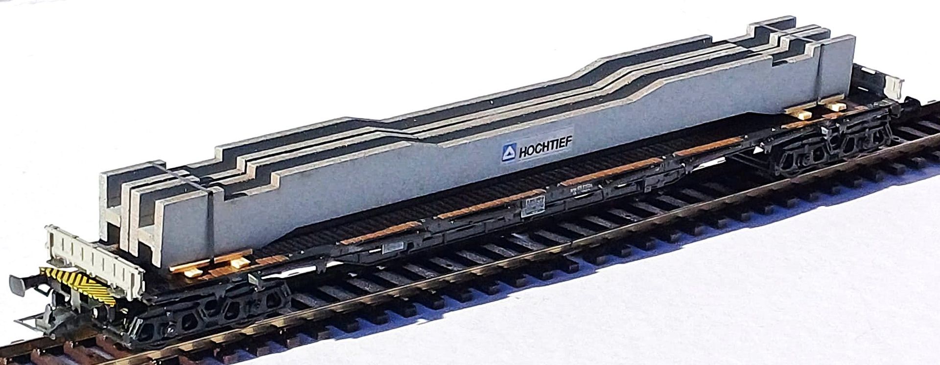 Loewe 2444 - Ladegut Betonträger 'HOCHTIEF', 200 mm