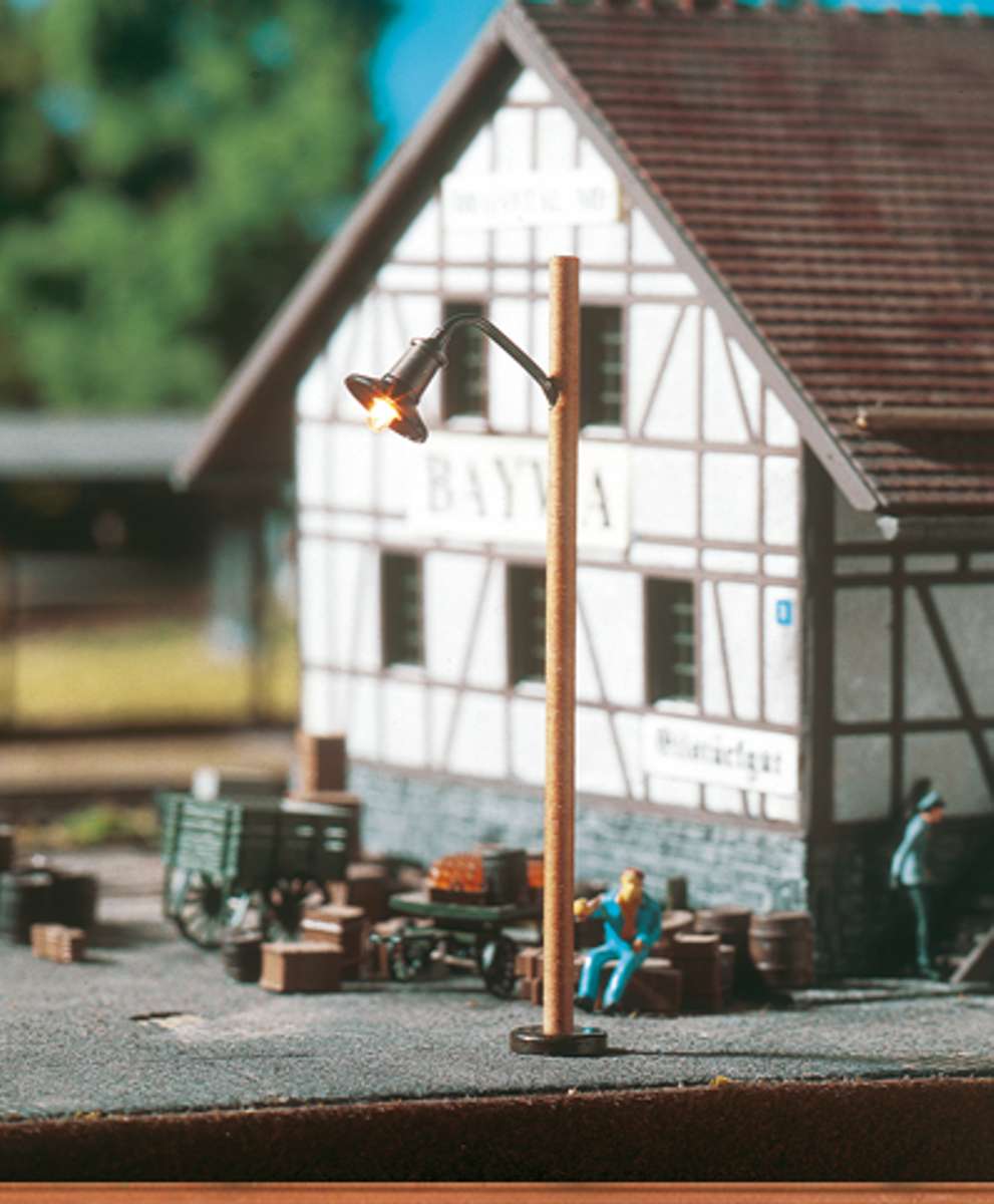 Brawa 84061 - LED-Holzmastleuchte mit Stecksockel