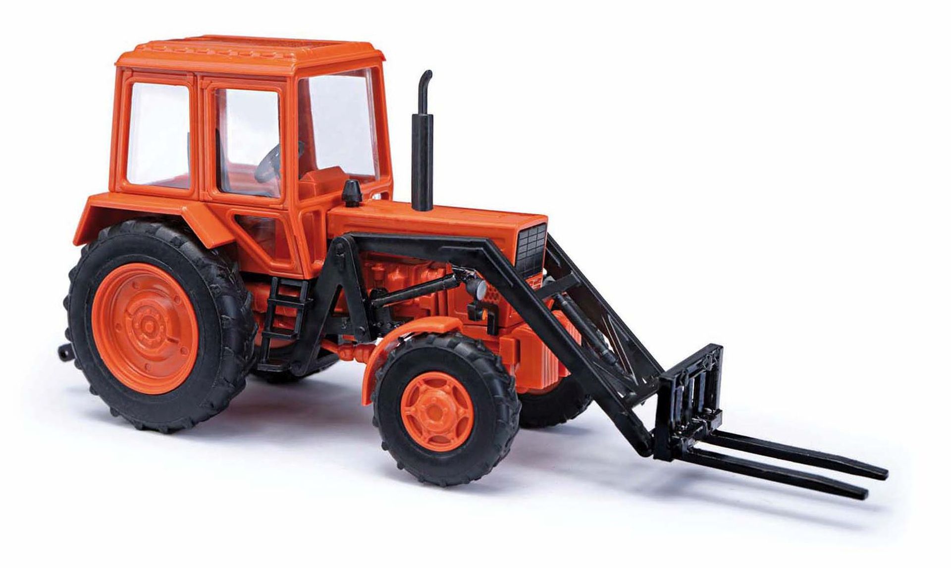 Busch 51308 - Belarus MTS-82 mit Frontlader und Gabelzinken, Bj. 1983