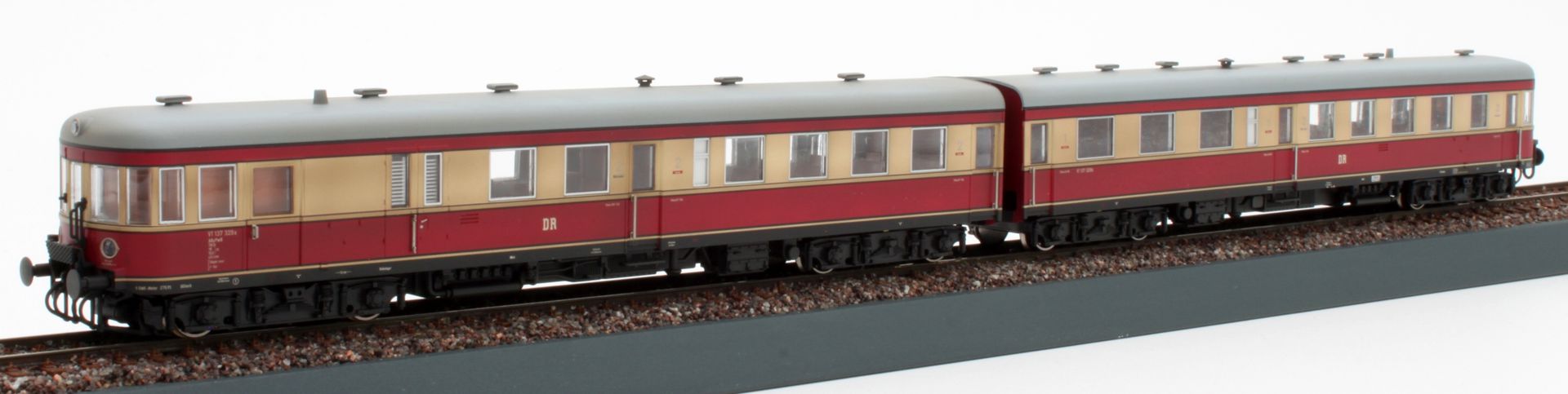 Kres 51016210 - Triebzug VT 137 Bauart 'Stettin', DR, Ep.III, gealtert