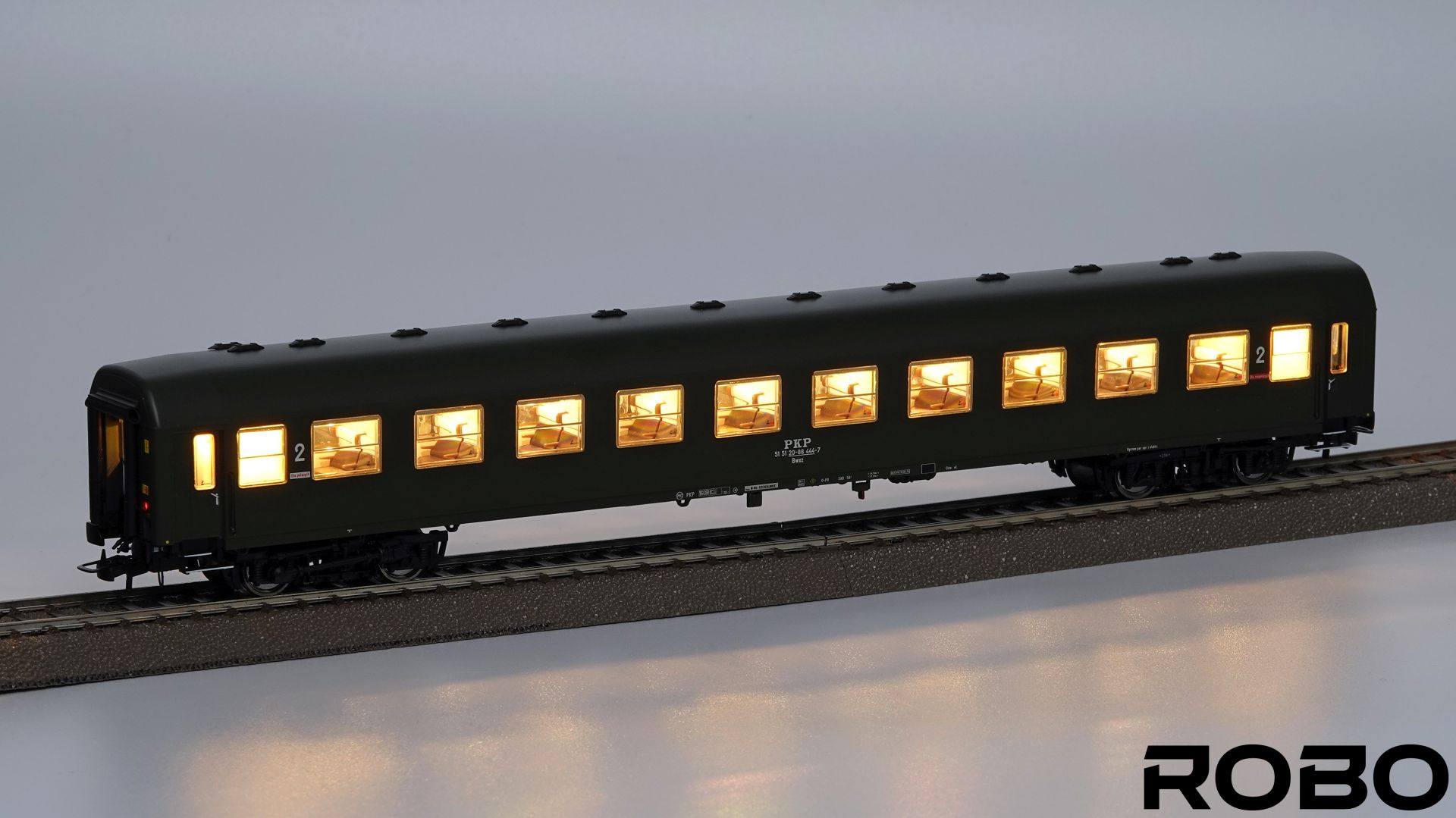 Robo 222081 - Personenwagen 111Ab, 2. Klasse, PKP, Ep.IV, mit Innenbeleuchtung