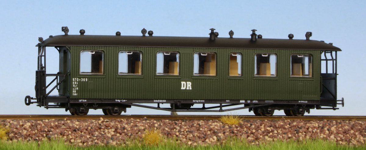 Technomodell 52417 - Personenwagen 2.Klasse, DR, Ep.III, grün