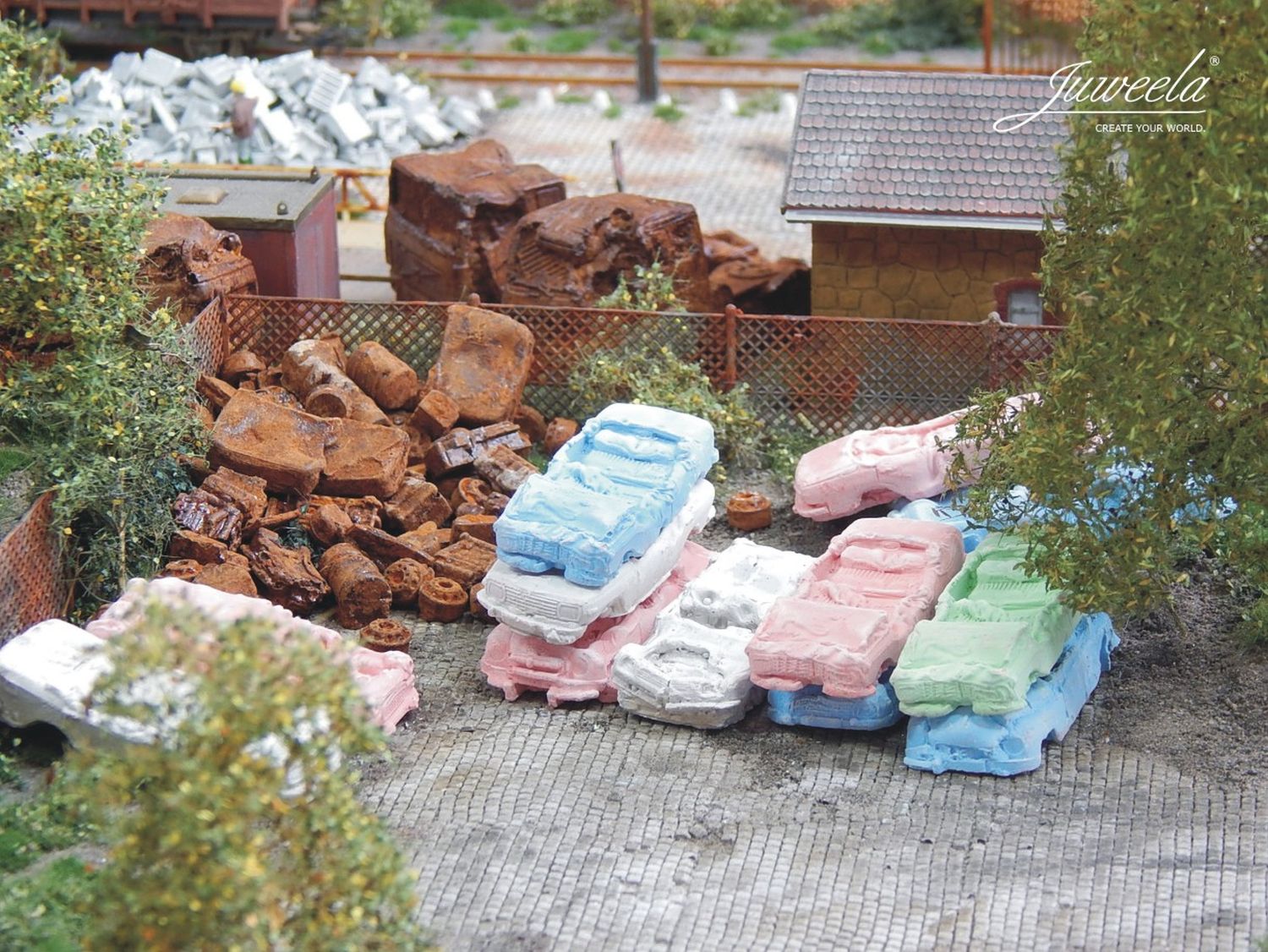 Juweela 28183 - Schrottautos DDR, farbig gemischt, 12 Stück, 1:87, H0