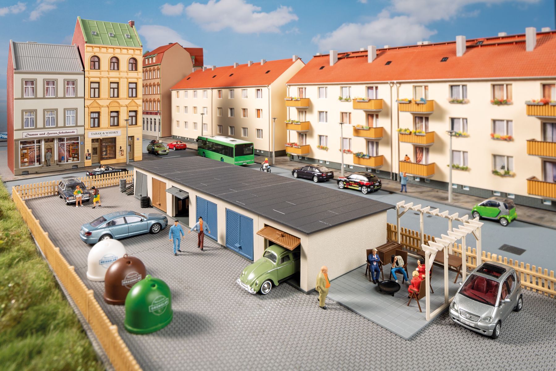 Auhagen 11484 - Garagen mit Zubehör