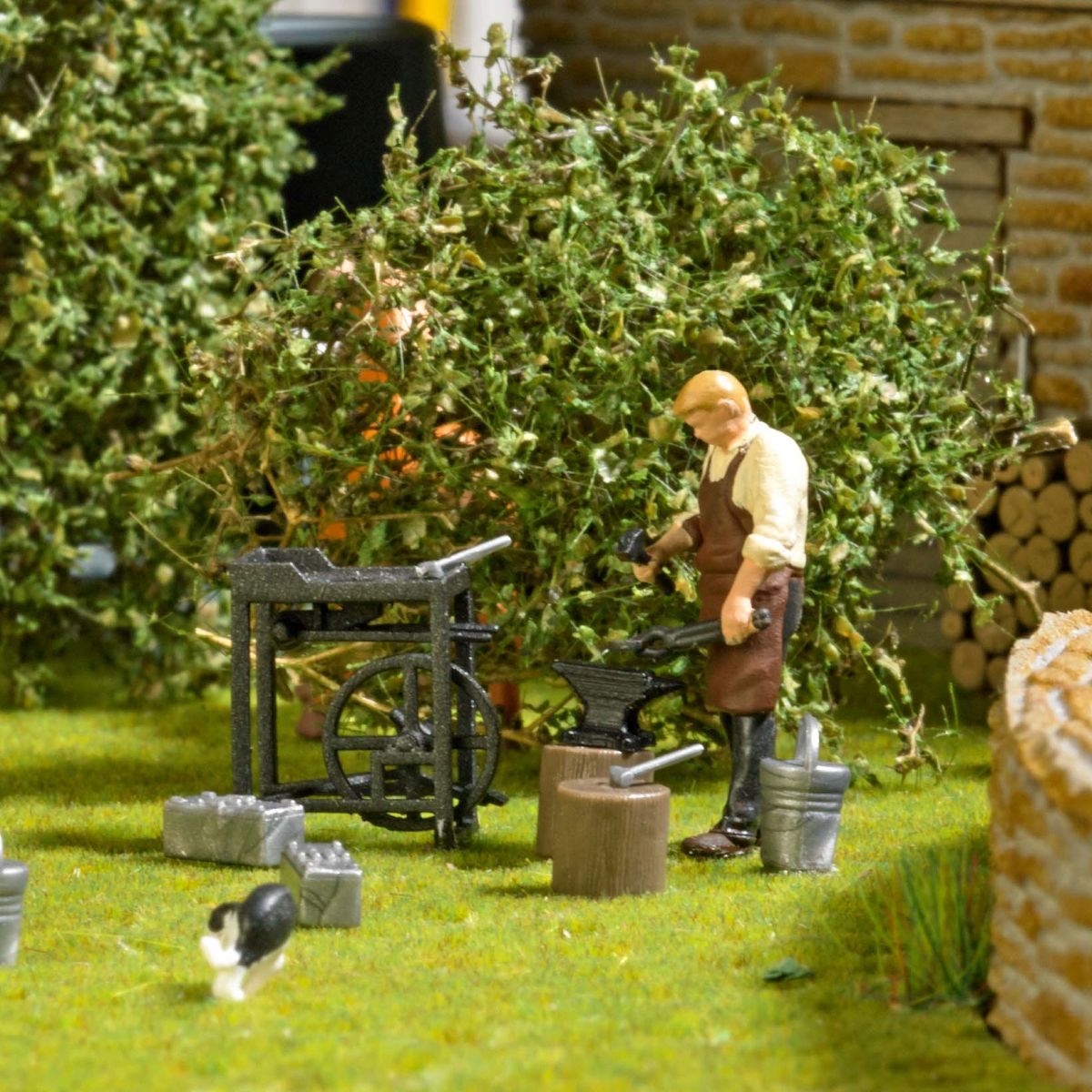 Busch 79856 - Aktion-Set: Feldschmiede Busch 79856 - Aktion-Set: Feldschmiede