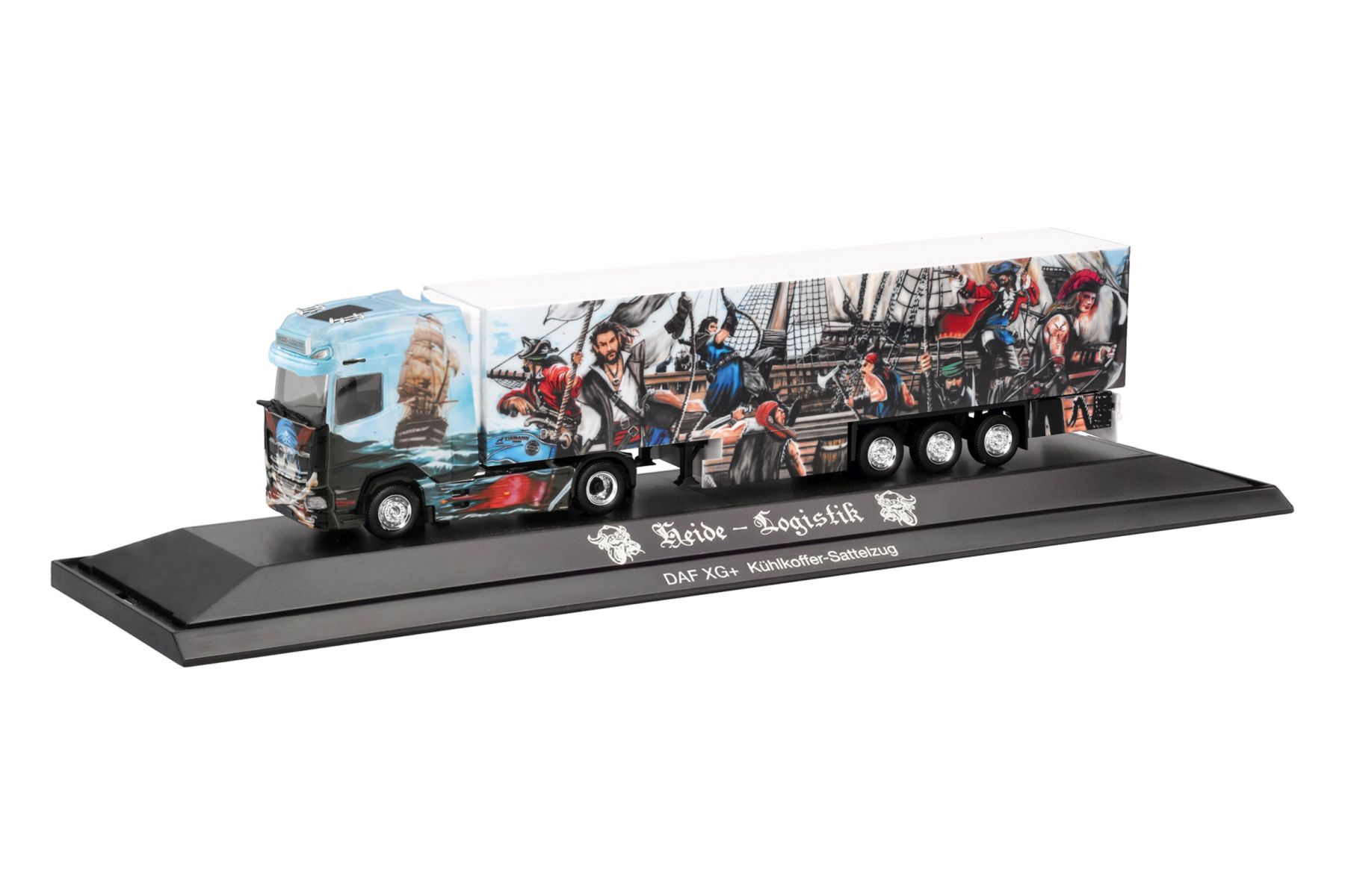 Herpa 122399 - DAF XG+ Kühlkoffer-Sattelzug "Heide Logistik/Hansepiraten"