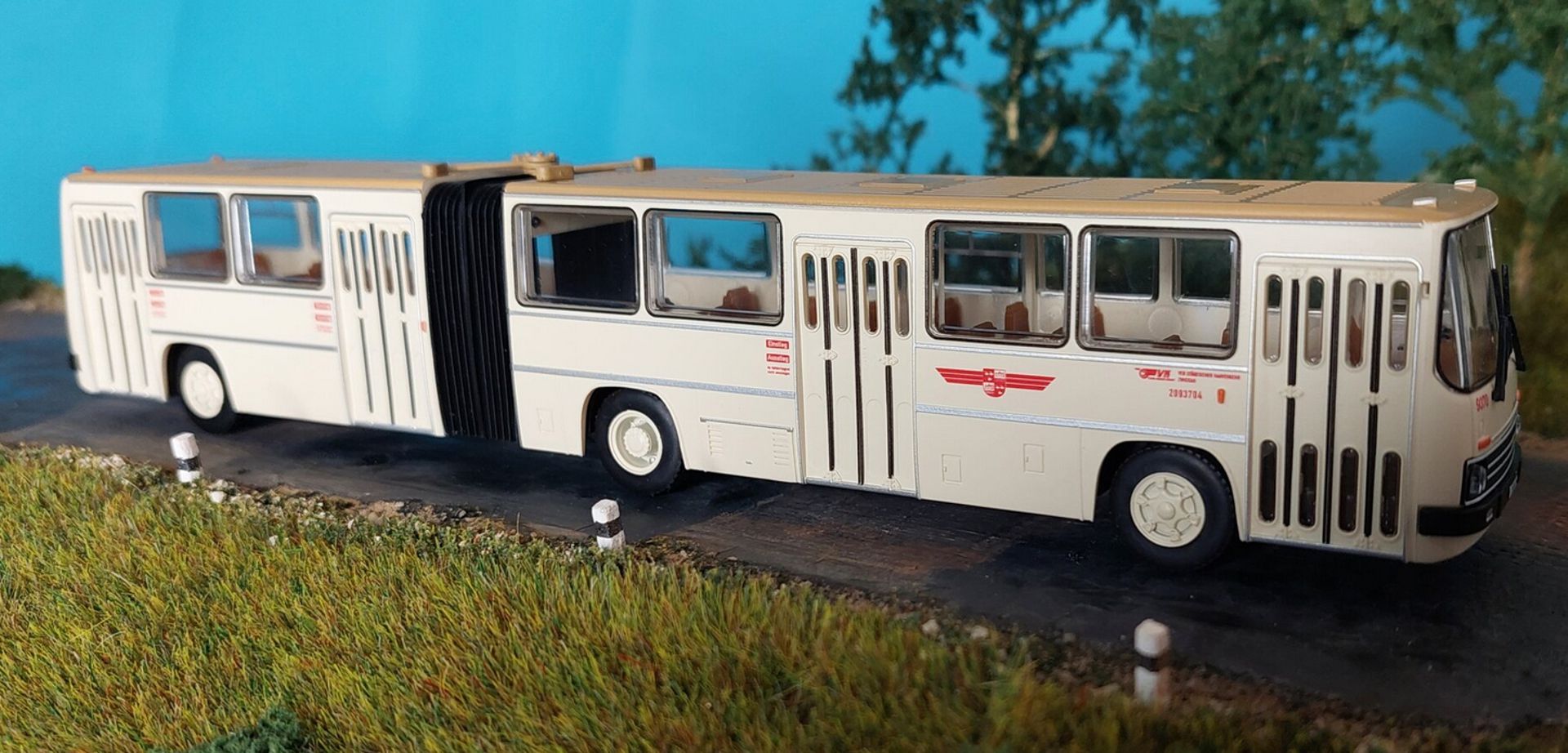 Brekina 03-410-B - Ikarus 280.02 VEB NVK Zwickau beige ZS Zentralhaltestelle Brekina 03-410-B - Ikarus 280.02 VEB NVK Zwickau beige ZS Zentralhaltestelle