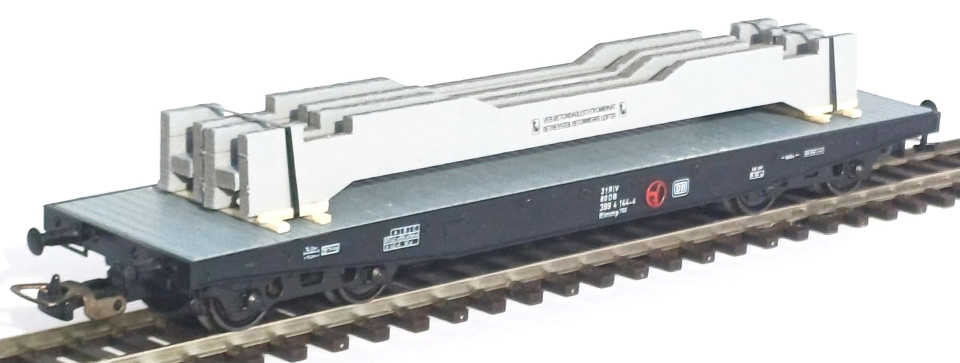 Loewe 2441 - Ladegut Betonträger 'VEB Betonwerke Leipzig', 130 mm