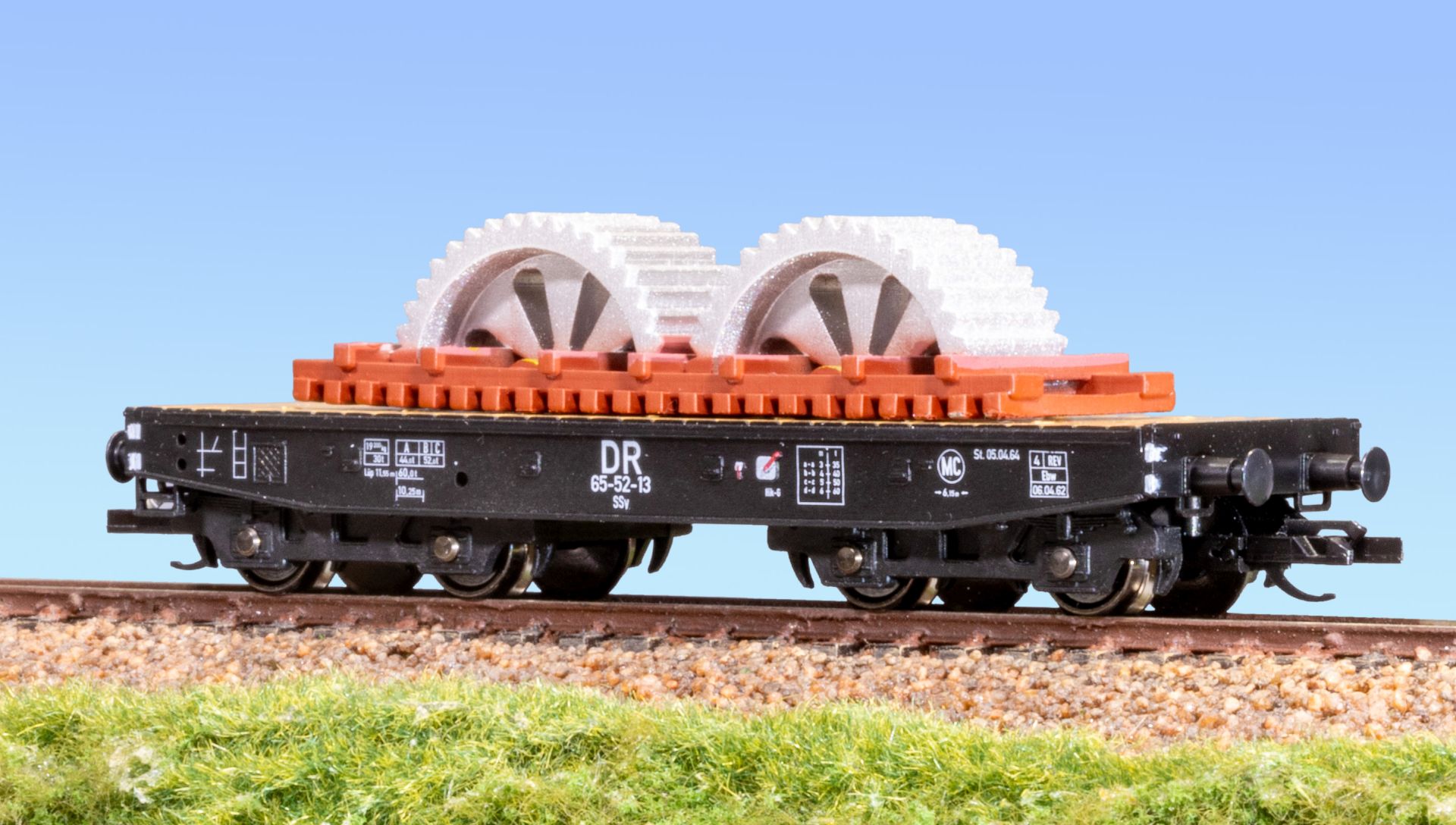 Schirmer 20532 - Schwerlastwagen Rlmmp mit Ladegut Zahnrad, DR, Ep.III