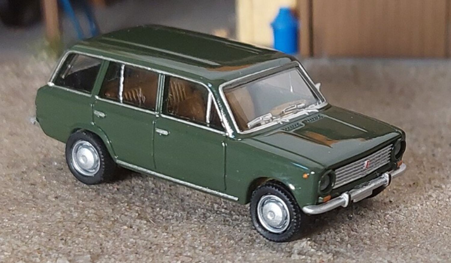 Brekina 03-407 - Lada 1200 WAS 2102 Kombi, dunkelgrün