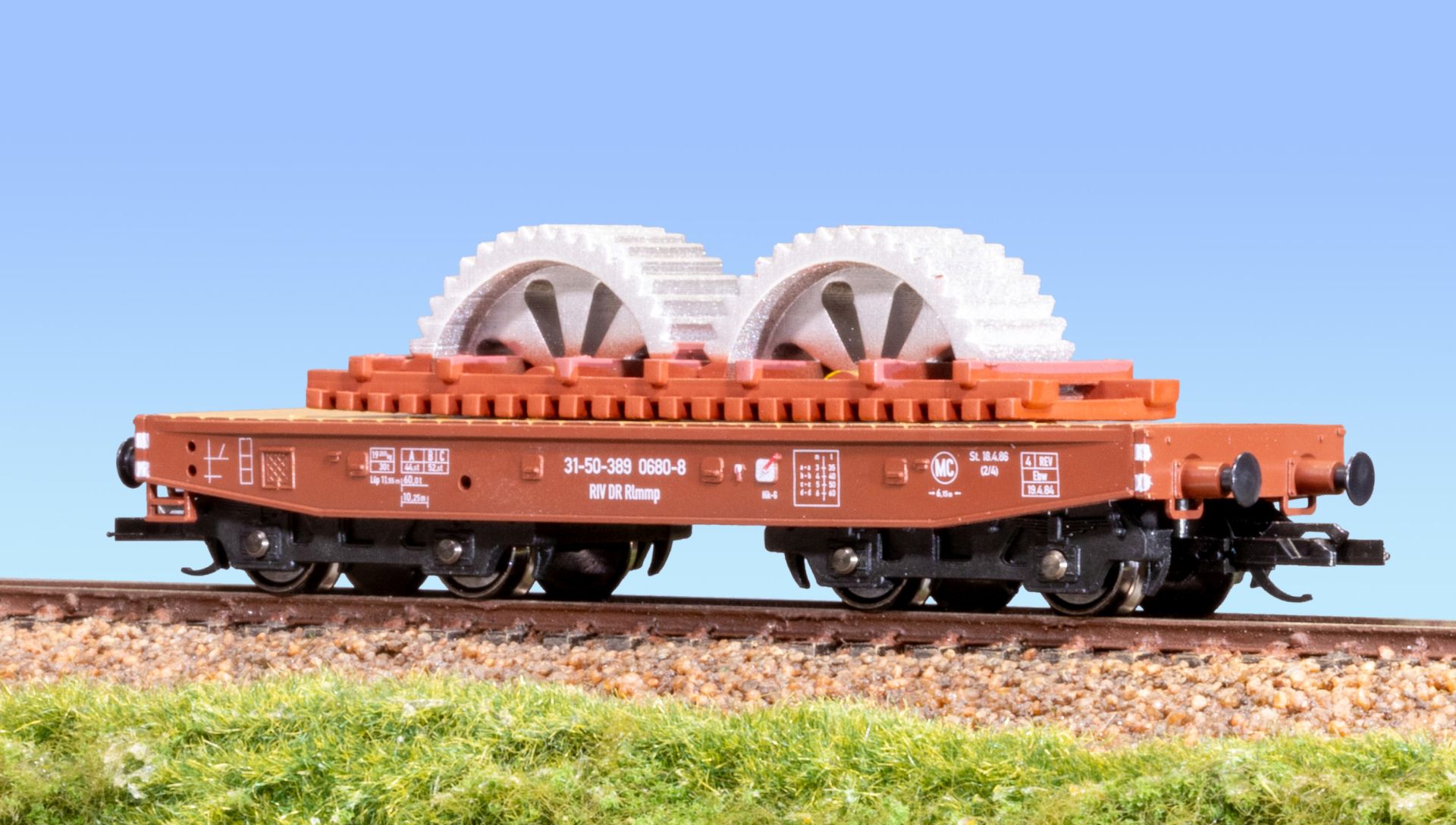 Schirmer 20523 - Schwerlastwagen Rlmmp mit Ladegut Zahnrad, DR, Ep.IV