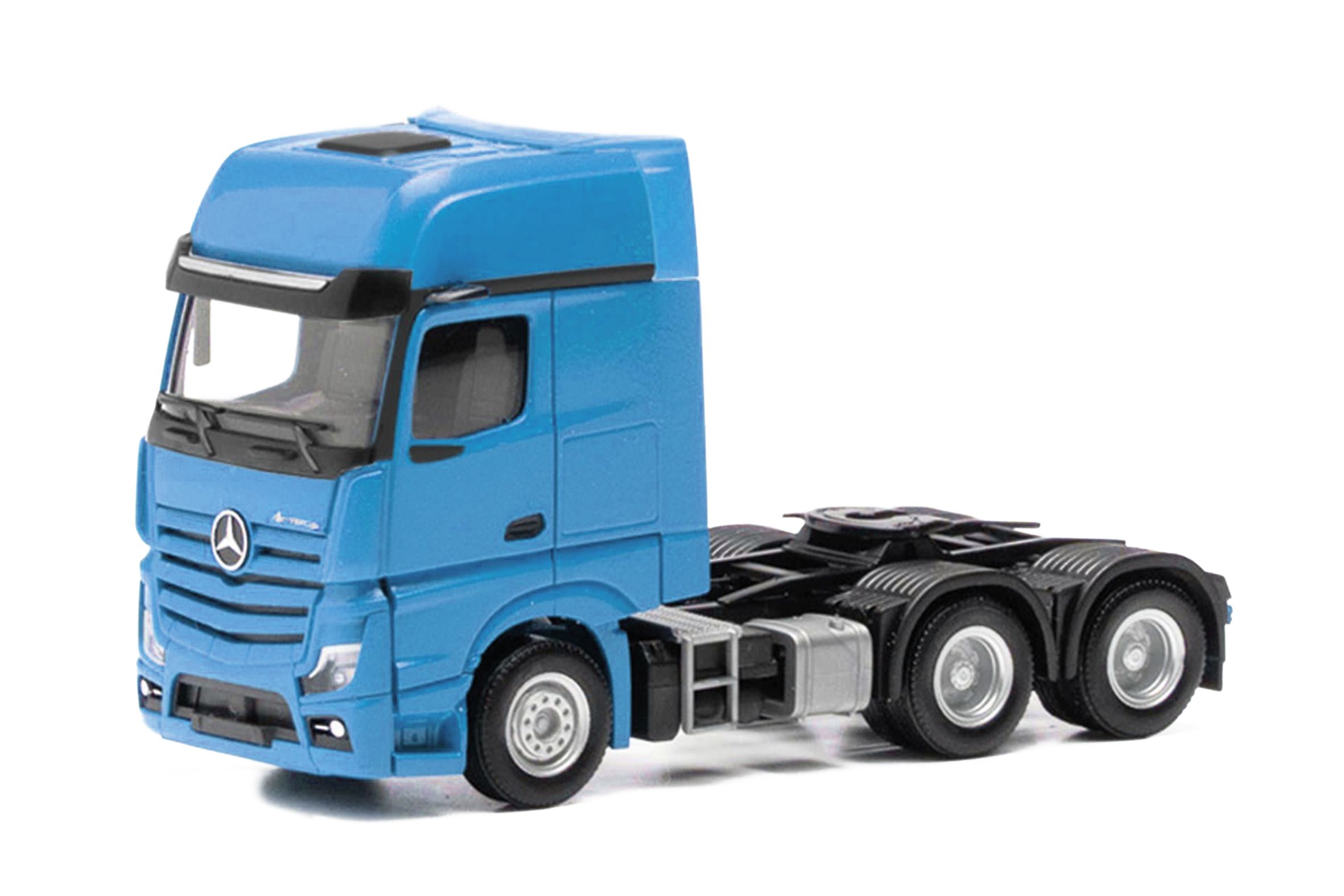 Herpa 317917-002 - Mercedes-Benz Actros L Gigaspace Zugmaschine 3achs (6x4), lichtblau
